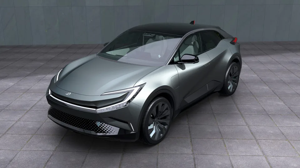 Toyota mostra un nuovo SUV elettrico compatto