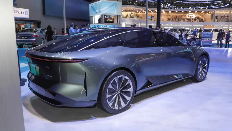 Toyota presenta in Cina la nuova bZ7 EV