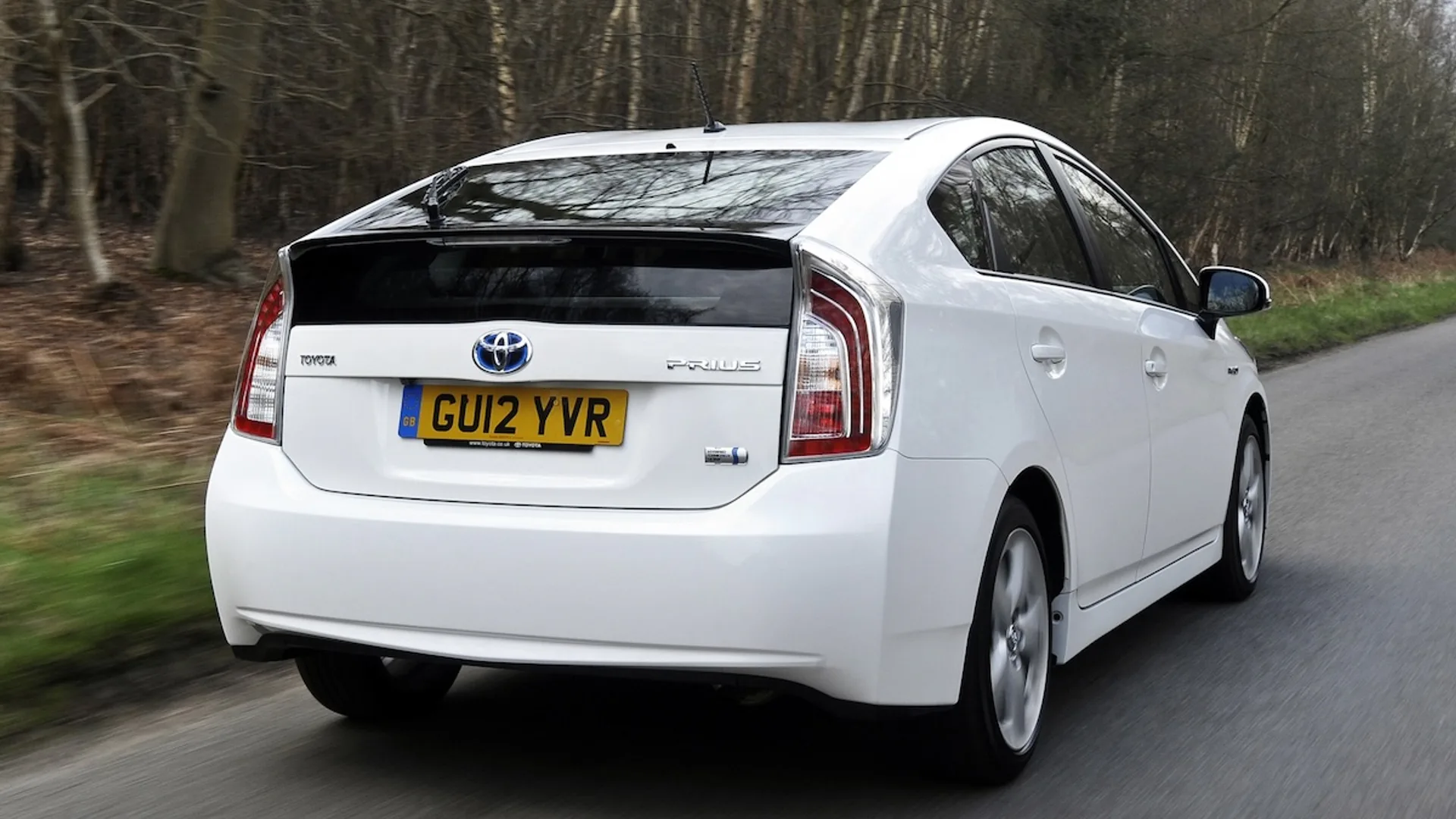 Gli ibridi plug-in di Toyota emettono quattro volte più CO2 di quanto affermato dall'azienda