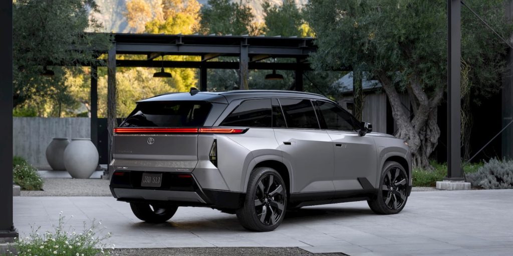 Toyota Highlander EV 2027: oltre 500 km di autonomia | Elettronauti.it