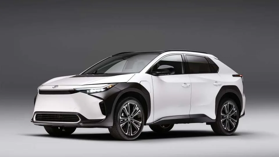 toyota bz4x anteriore