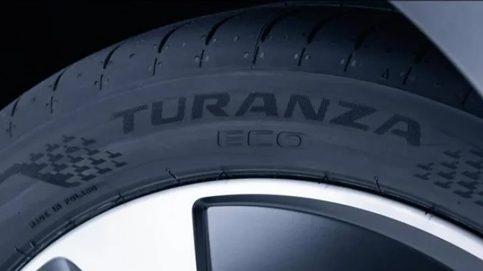Bridgestone debutta con un pneumatico Turanza specifico per EV ottimizzato per i proprietari di Tesla e Mustang Mach-E