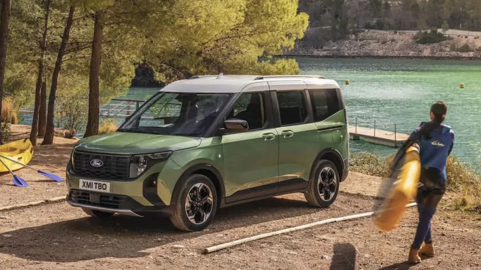 Ford E-Turneo il nuovo "veicolo multi-attività" elettrico.