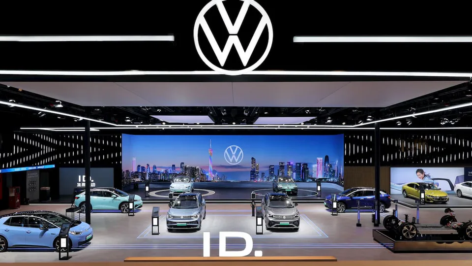 L'ammiraglia ID.7 EV di Volkswagen parte a rilento in Cina, con solo 300 ordini in 3 giorni