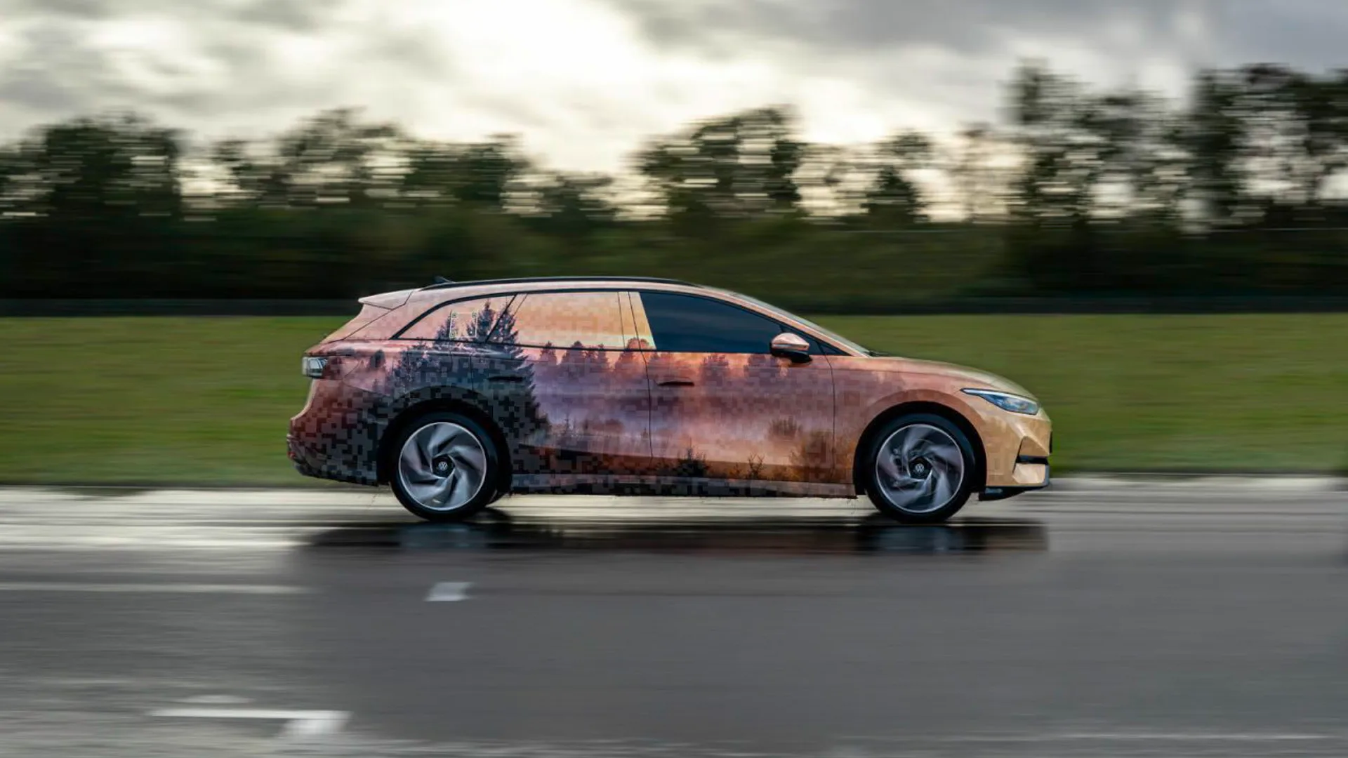 VW presenta la ID.7 Tourer, la sua prima wagon elettrica
