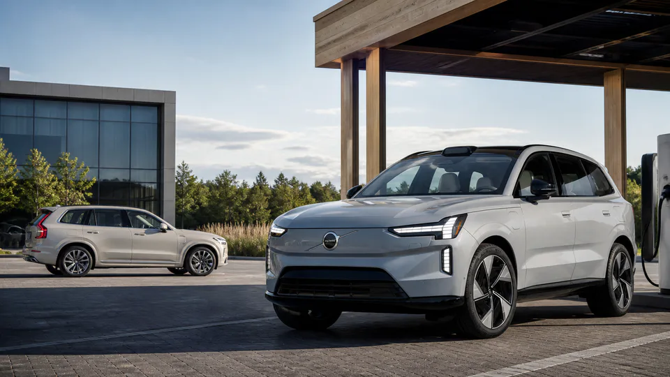 Immagine di copertina dedicata alle nuove funzioni Connected Safety per Volvo EX60, EX90 ed ES90