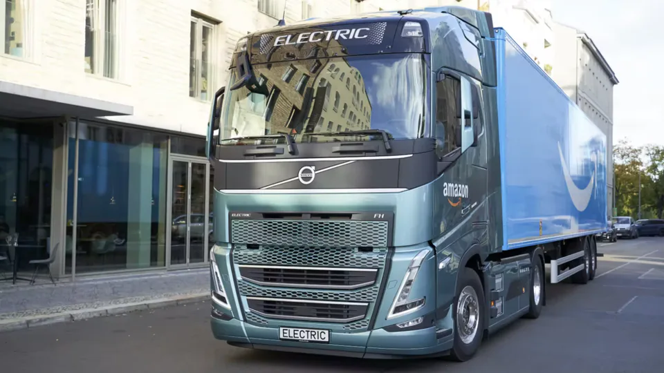 Amazon pianifica le stazioni di ricarica per i camion in Europa