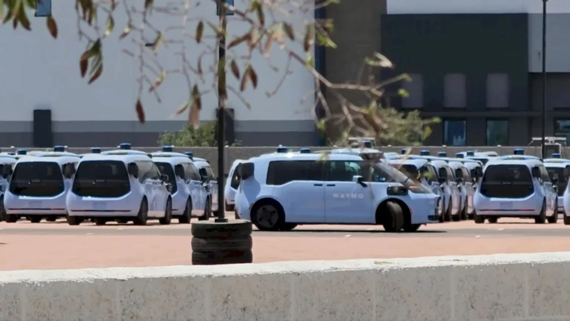 3.200 Waymo Ojai: robotaxi cinesi in USA nonostante i dazi