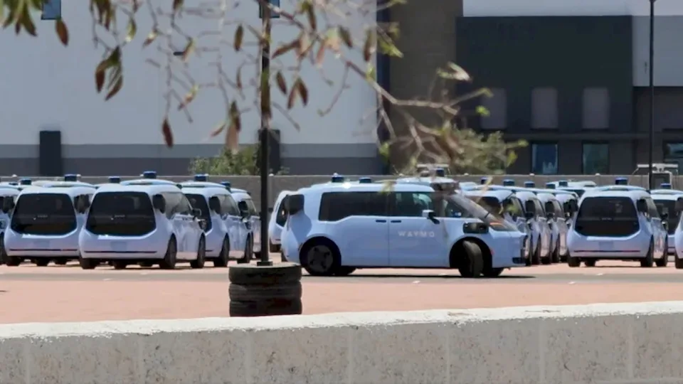 3.200 Waymo Ojai: robotaxi cinesi in USA nonostante i dazi