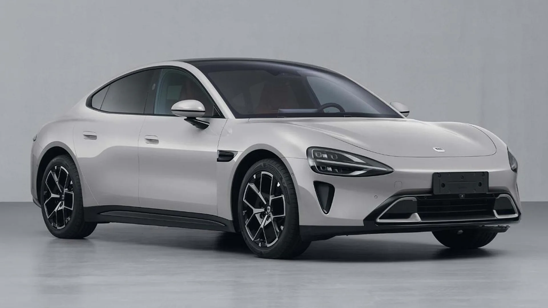 Ecco le prime immagini dell'EV da oltre 650 CV di Xiaomi, la SU7