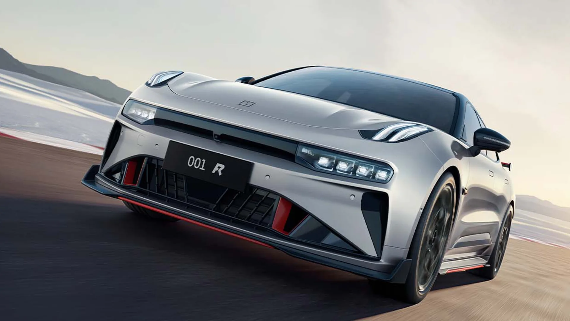ZEEKR sta pensando di portare in Europa il suo suv a quattro motori, concorrente di Tesla Model S Plaid