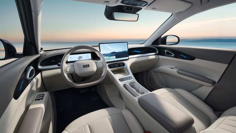 Elettronauti.it Geely EX2 Interno Chiaro