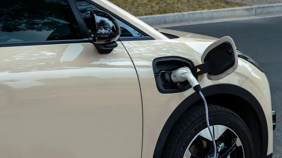 Elettronauti - Aion Ut Ut 60 kWh - porta-ricarica