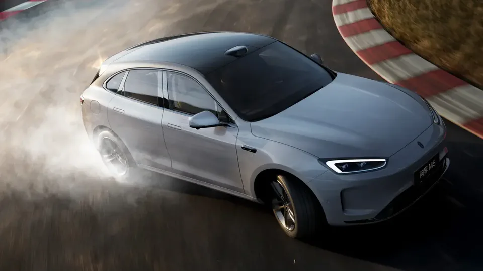 Elettronauti - Aito M5 M5 RWD - esterno