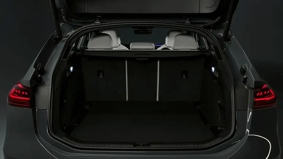 Elettronauti - Audi A6 A6 Avant e-tron - bagagliaio