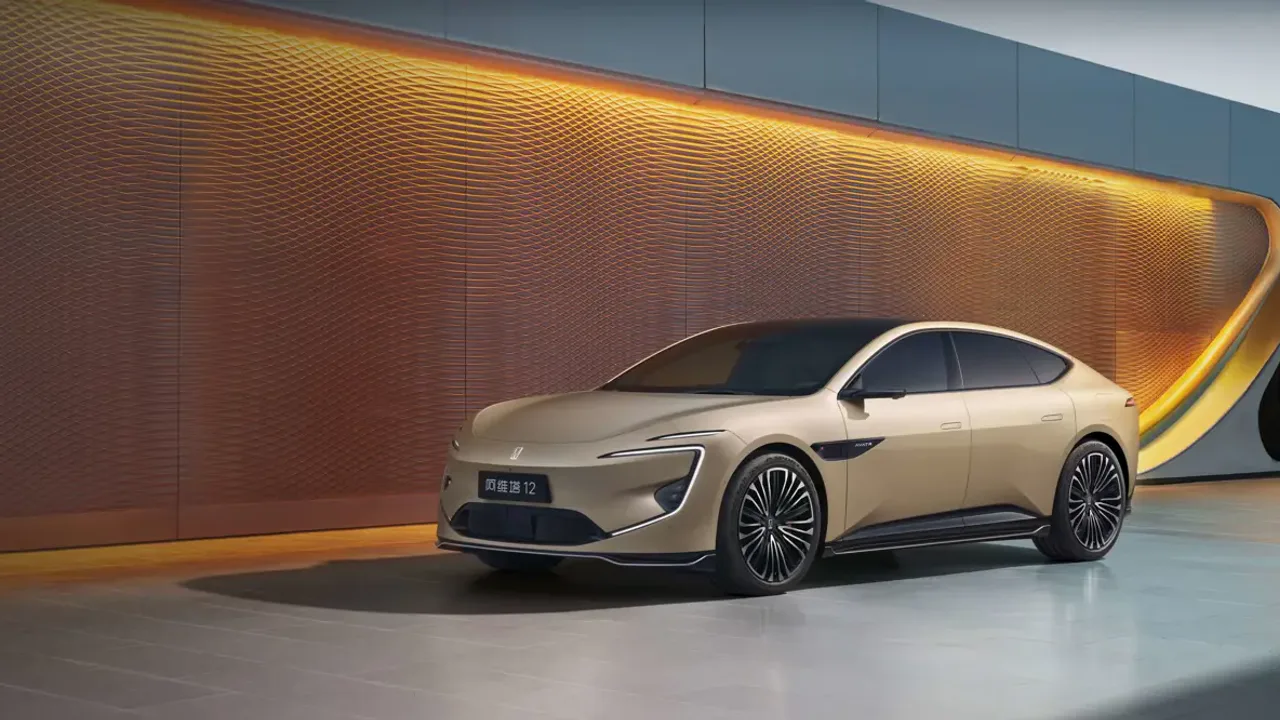 Elettronauti - Avatr 12 12 AWD EV - esterno