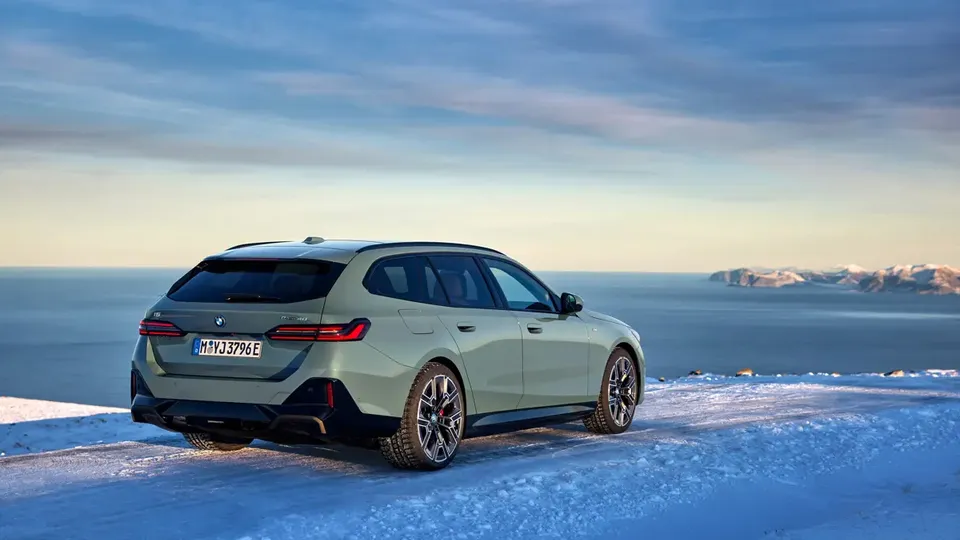 Elettronauti - BMW i5 Touring