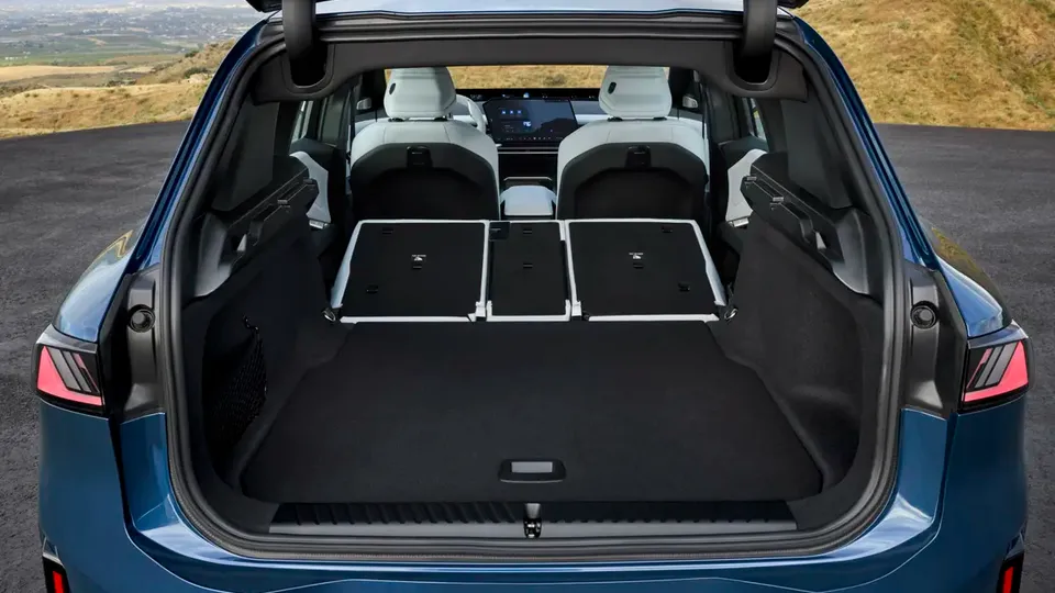 Elettronauti - BMW iX3 40 - Vano di carico - Bagagliaio
