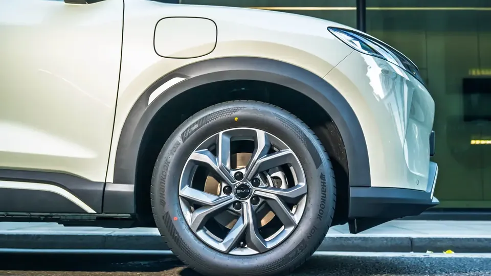 Elettronauti - BYD Atto 2 64.8 kWh Comfort - Cerchio - Vista laterale