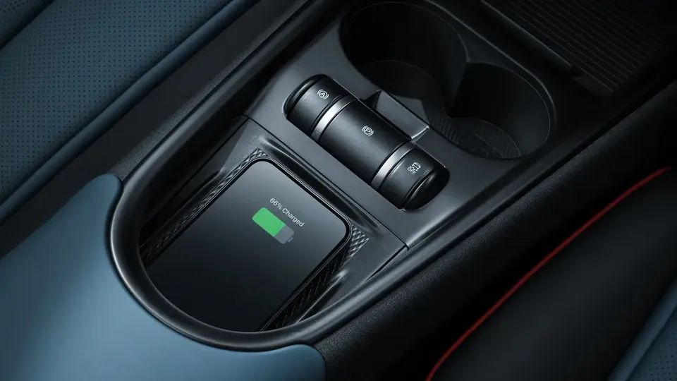 Elettronauti - BYD Dolphin Comfort - Plancia - Vista della plancia