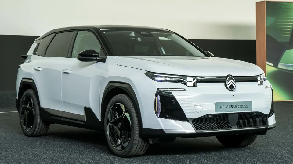 Citroen e-c5 Aircross Elettronauti tre quarti