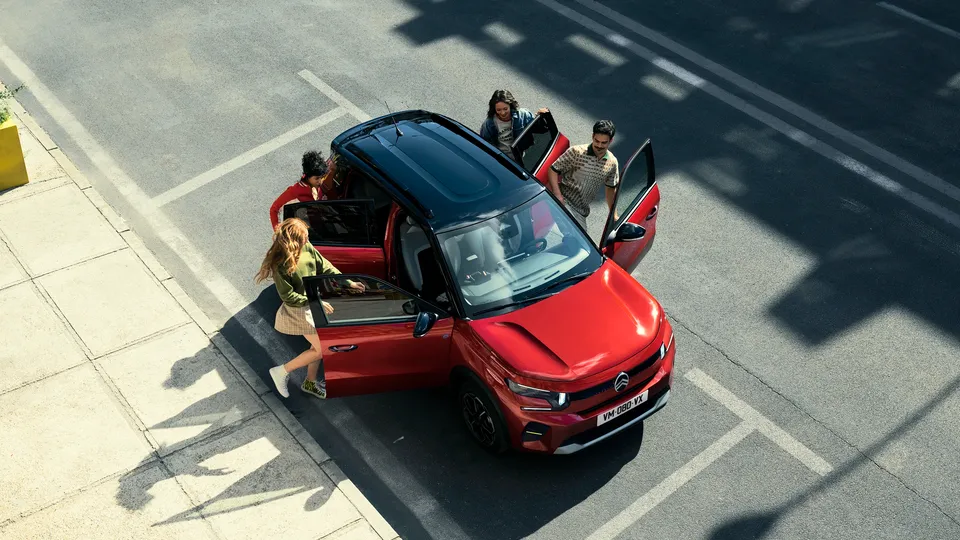 Elettronauti Citroen e-c3 vista dall'alto