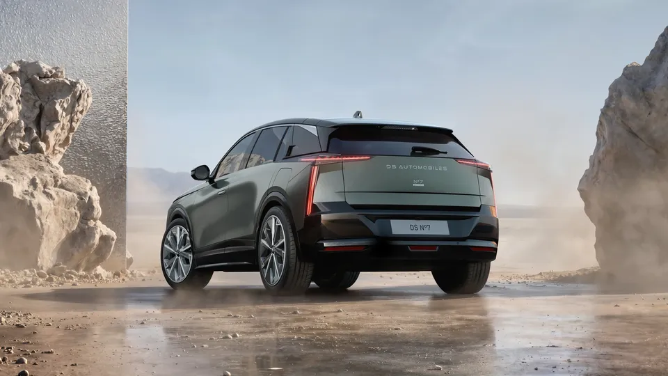 Elettronauti - DS 7 e-tense