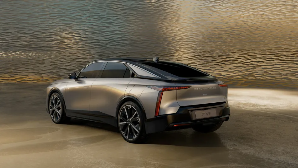 Elettronauti - DS 8 e-tense