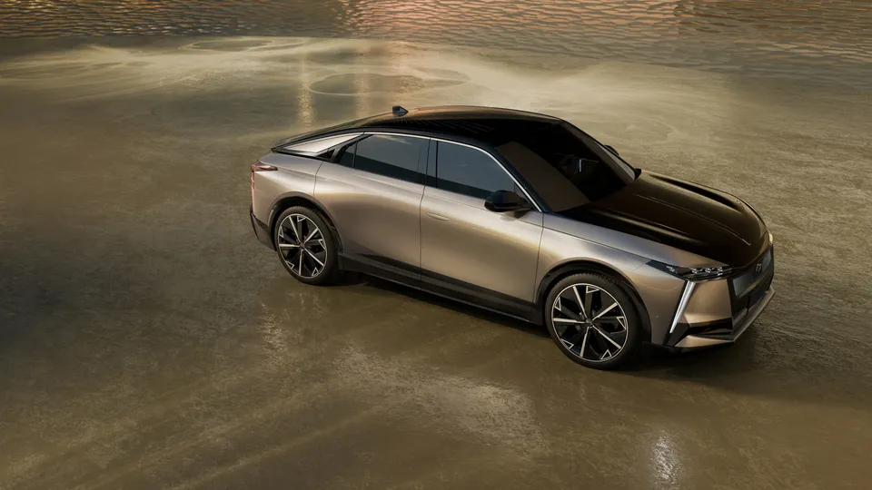 Elettronauti - DS 8 e-tense