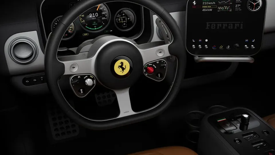 Elettronauti - Ferrari Luce - Nero - Esterno - Vista anteriore a tre quarti