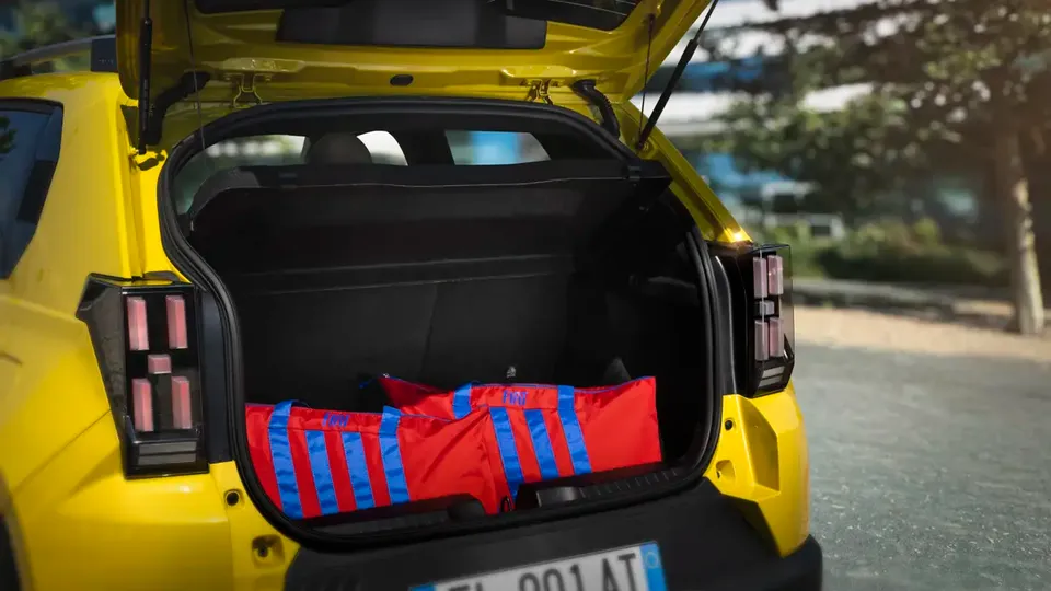 Elettronauti - Fiat Grande Panda - Giallo - Vano di carico - Bagagliaio