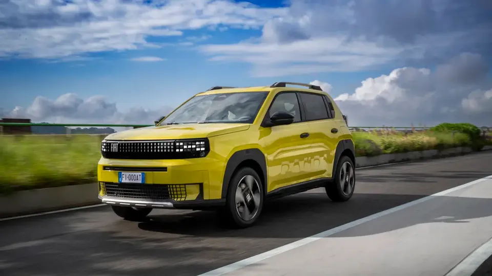 Elettronauti - Fiat Grande Panda - Giallo - Esterno - Vista anteriore a tre quarti