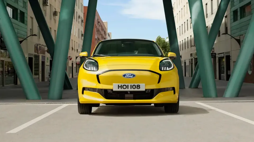 Elettronauti - Ford Puma Gen-E - Blu - Esterno - Vista anteriore a tre quarti