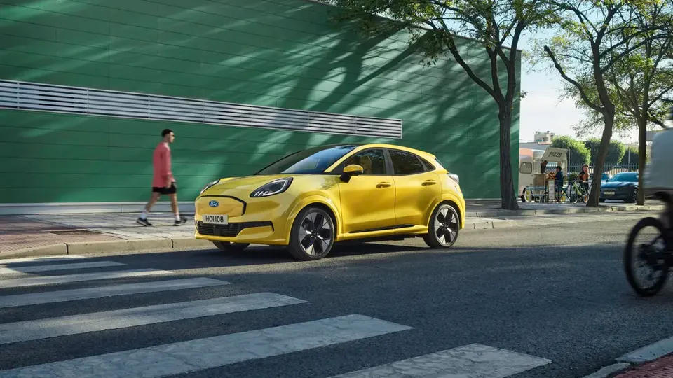 Elettronauti - Ford Puma Gen-E - Giallo - Esterno - Vista anteriore a tre quarti