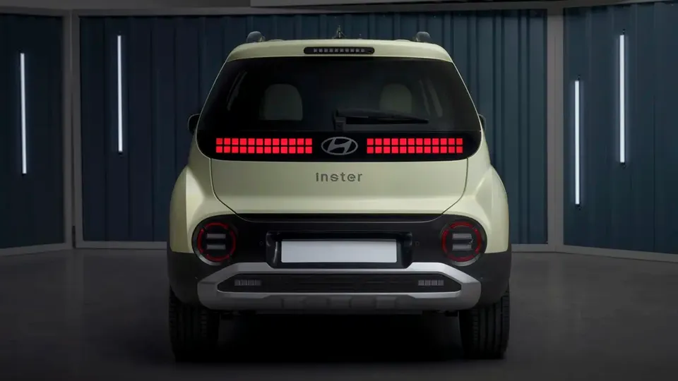 Elettronauti - Hyundai Inster Standard Range - Giallo - Esterno - Vista anteriore a tre quarti