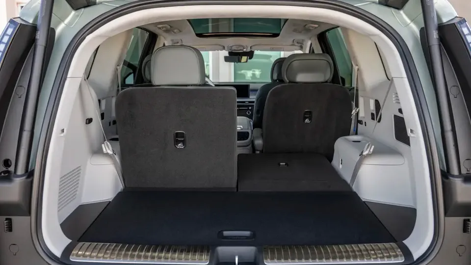 Elettronauti - Hyundai Ioniq 9 Long Range RWD - Vano di carico - Bagagliaio