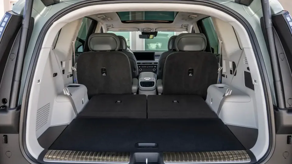 Elettronauti - Hyundai Ioniq 9 Long Range RWD - Vano di carico - Bagagliaio