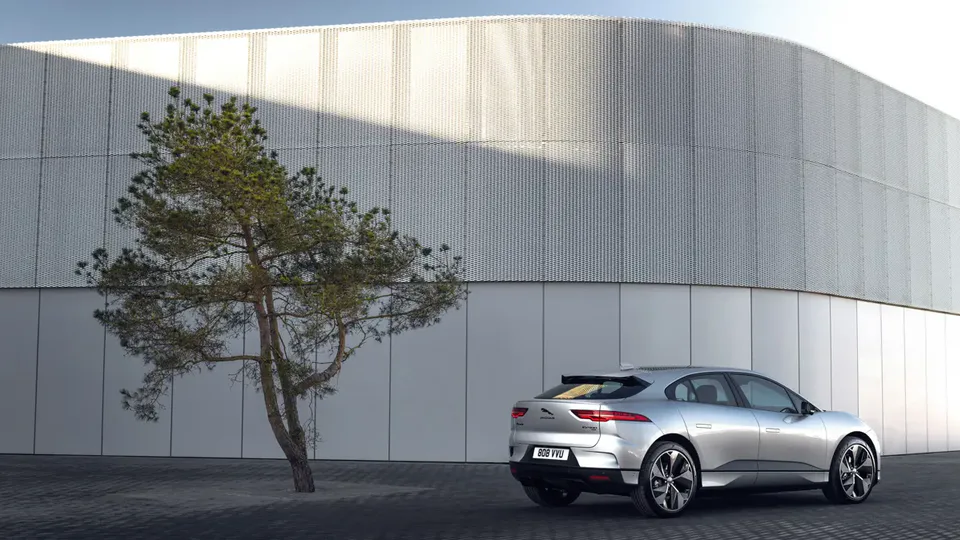 Elettronauti - Jaguar i-pace i-pace EV400 - esterno