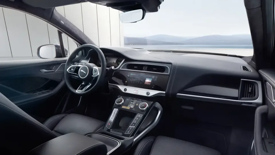 Elettronauti - Jaguar i-pace i-pace EV400 - interni