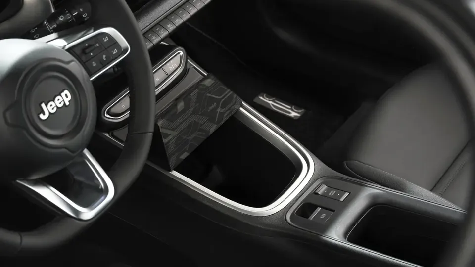 Elettronauti - Jeep Avenger Electric 50.8kWh - Plancia - Vista della plancia