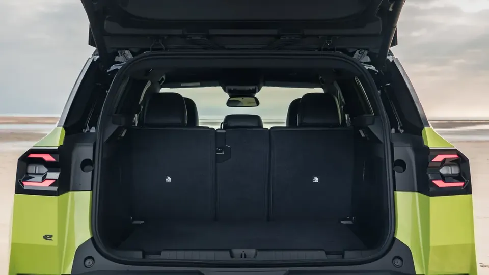 Elettronauti - Jeep Compass Electric 4xe - Grigio - Vano di carico - Bagagliaio