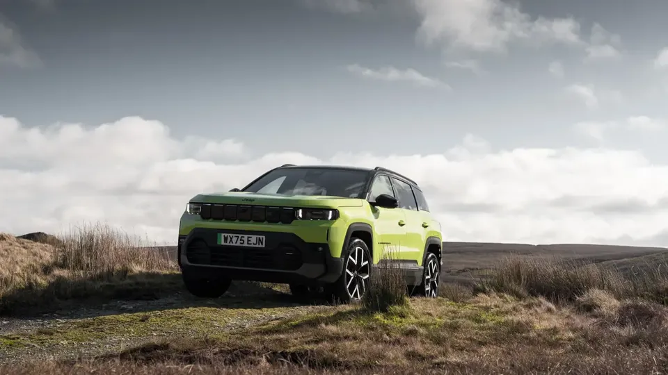Elettronauti - Jeep Compass Electric 4xe - Blu - Esterno - Vista anteriore a tre quarti