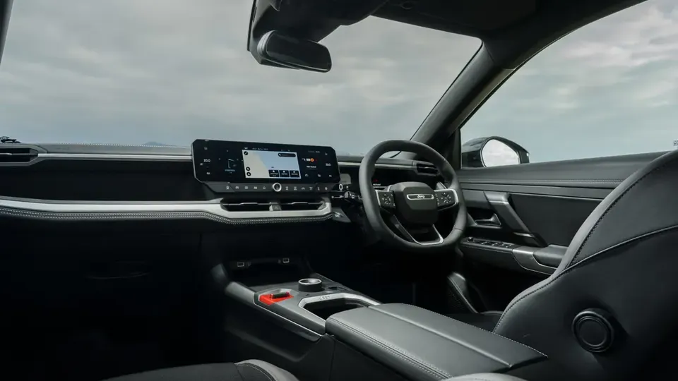 Elettronauti - Jeep Compass Electric 4xe - Interni - Vista della plancia