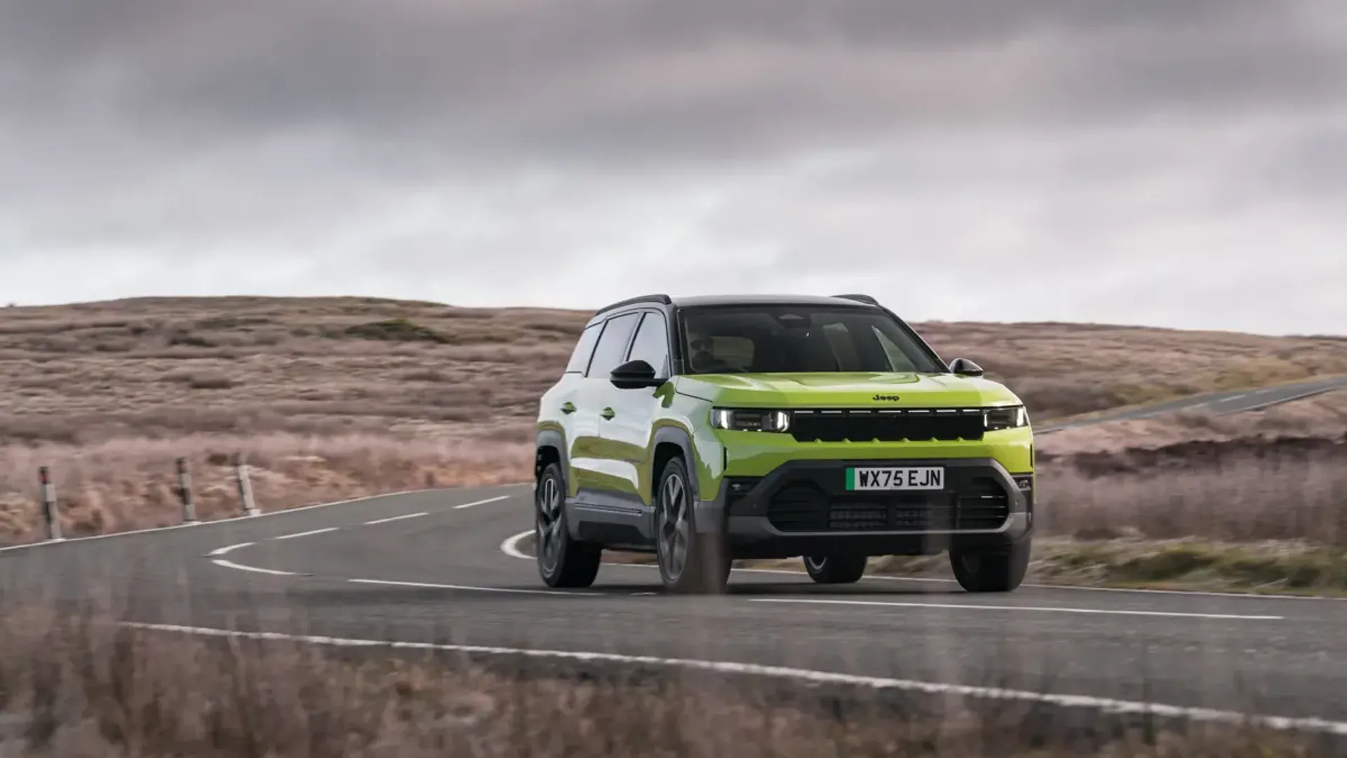 Elettronauti - Jeep Compass Electric 74kWh FWD - Giallo - Esterno - Vista anteriore a tre quarti