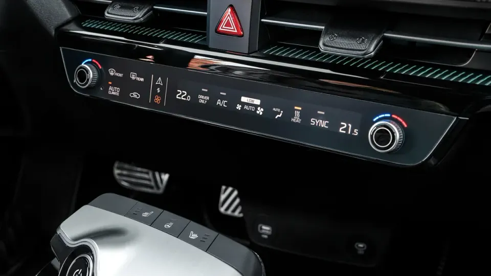 Elettronauti - Kia EV6 GT - Plancia - Vista della plancia