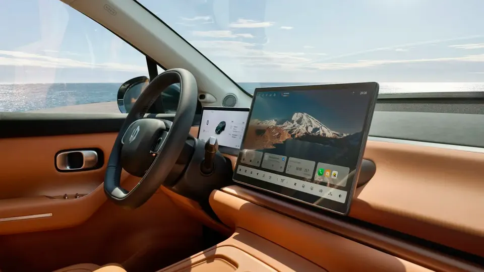 Elettronauti - Leapmotor C10 69kWh RWD - Infotainment - Vista della plancia