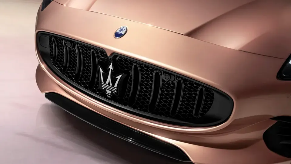 Elettronauti - Maserati GranCabrio Folgore - Copper - Esterno - Vista anteriore a tre quarti