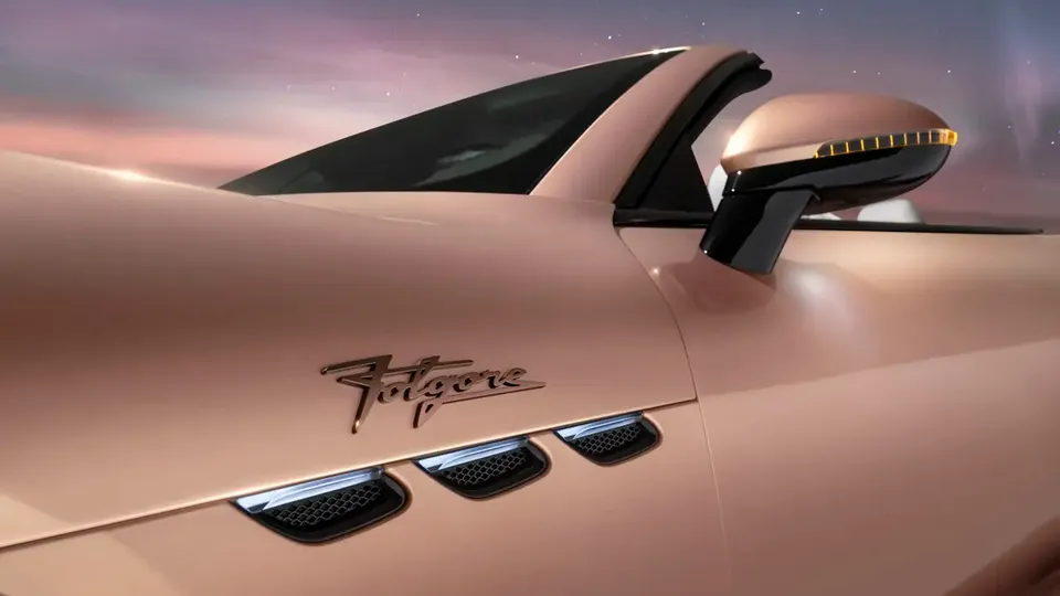 Elettronauti - Maserati GranCabrio Folgore - Rose Gold - Esterno - Vista anteriore a tre quarti