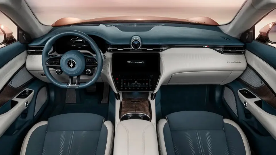 Elettronauti - Maserati GranCabrio Folgore - Bianco - Interni - Vista della plancia