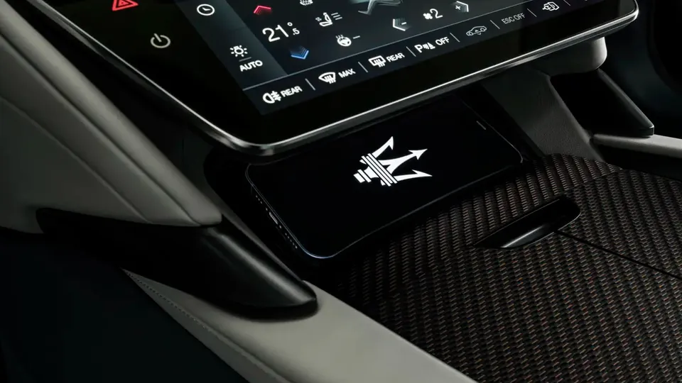 Elettronauti - Maserati GranTurismo Folgore - Bronze - Esterno - Vista anteriore a tre quarti